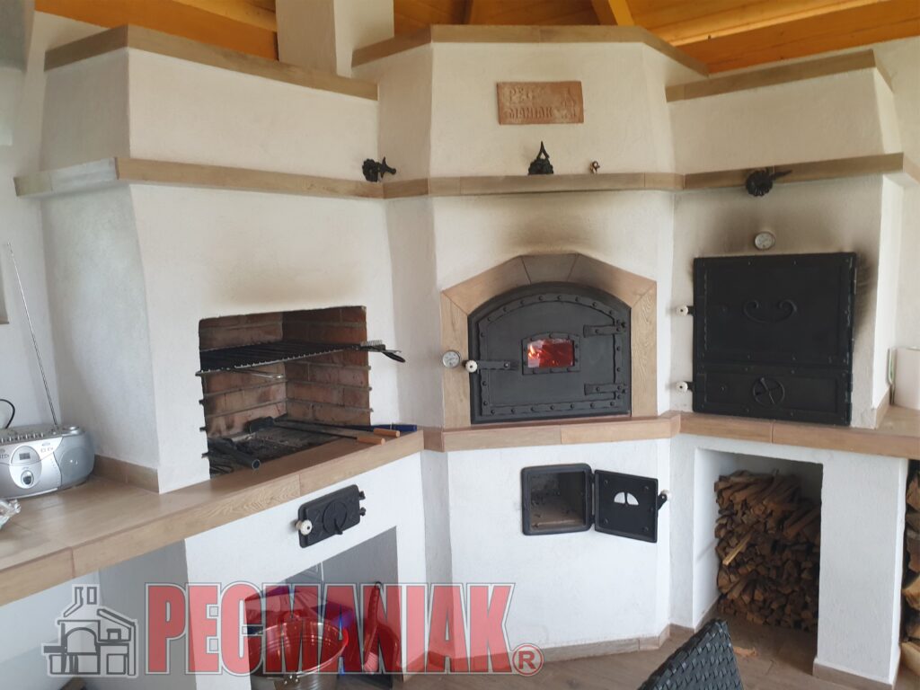 Záhradná kuchyňa s chlebovou pecou, grilom a zabudovaným Tynker pecou